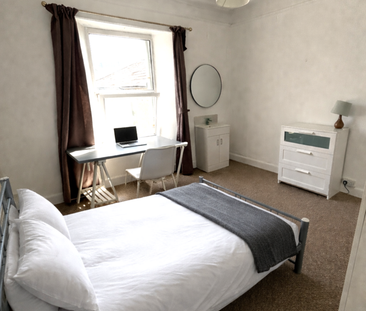 8 bedroom terraced house to rent - Photo 6