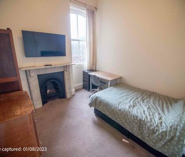 Room 3, 45 Micklegate - Photo 3