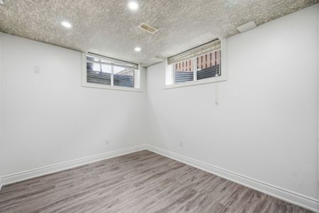 For Lease - 1286 Kettering Drive Unit# Basement, Oshawa, Ontario - Photo 5