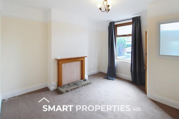 Arnold Avenue, Huddersfield - Photo 1
