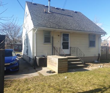 1237 Landor St - Photo 1