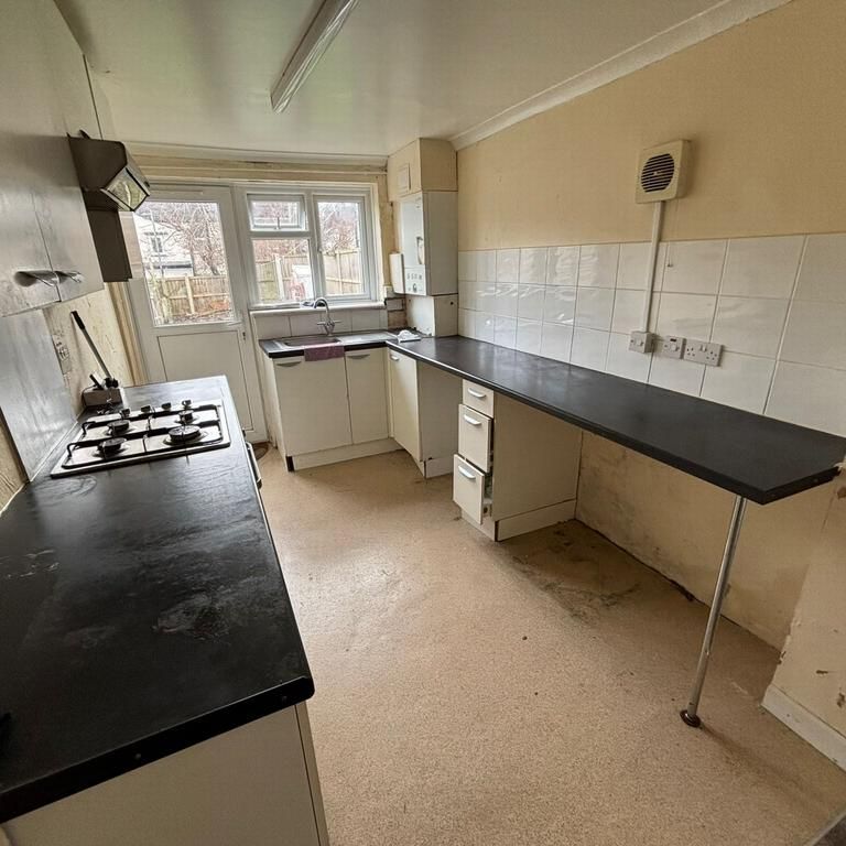 2 bedroom terraced house to rent - Photo 1