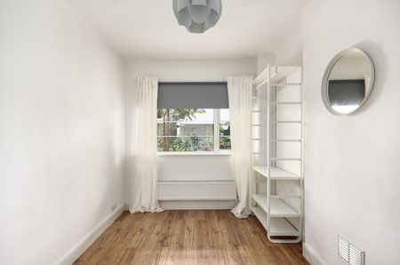 2 Bed Flat, Mundania Court, SE22 - Photo 3