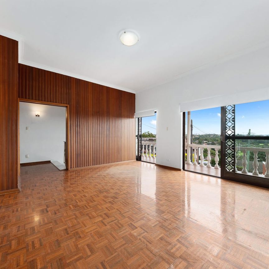 Charming family haven in the heart of Earlwood - Photo 1