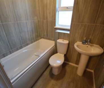 2 bedroom semi-detached bungalow to rent - Photo 5