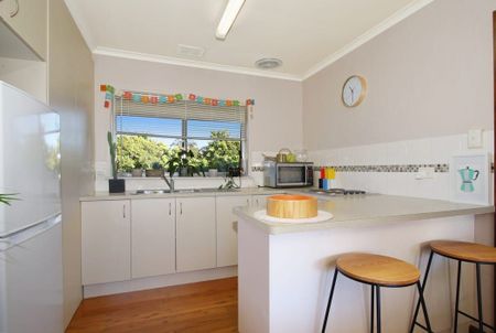 Low-Maintenance Living in a Prime East Albury Location - Photo 3