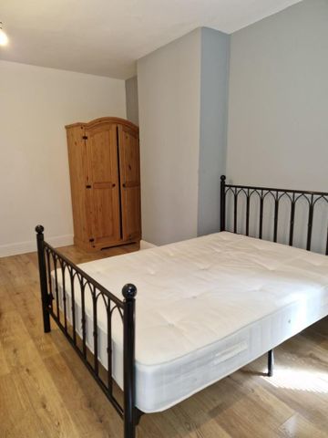 1 bedroom in a house share to rent - Photo 5