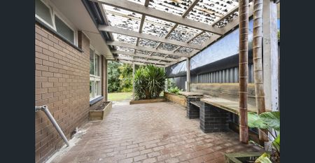 UPDATE FAMILY HOME - WENDOUREE - Photo 2