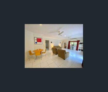 Immaculate Family Living in Redlynch - Photo 3