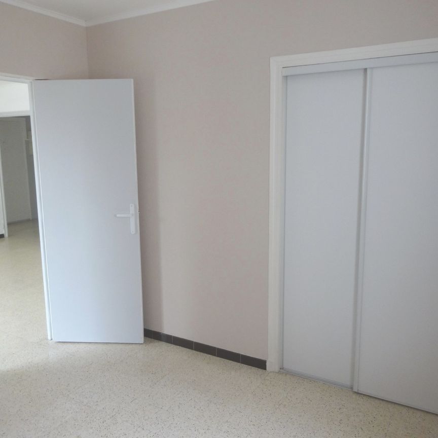 T3 63m²+PARKING 562€ H.C Nîmes route d’Uzès - Photo 1