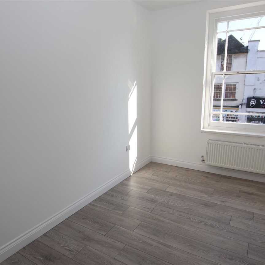 2 bedroom Apartment to let - Photo 1