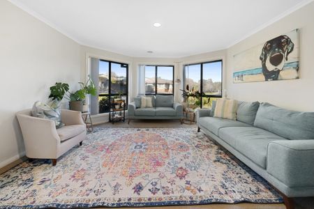 1 Stringybark Drive, Jerrabomberra NSW 2619 - House For Rent | Domain - Photo 2