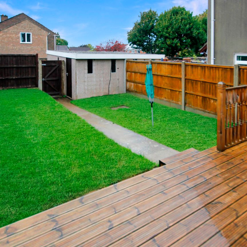 Queens Walk, Bristol, Gloucestershire, BS35 1SS - Photo 1