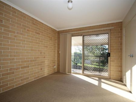 2/25 Law Street, 4301, Redbank Qld - Photo 3