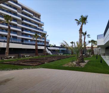 Piso de alquiler en Calle de Álvaro Siza, Primera Fase - Nuevo Tres... - Photo 2