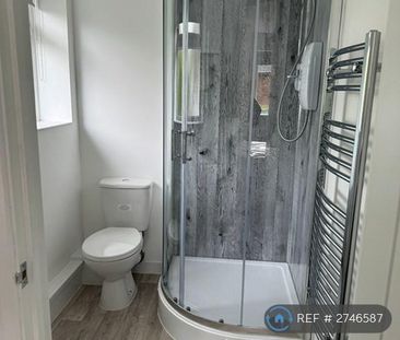 1 bedroom in a house share to rent - Photo 6