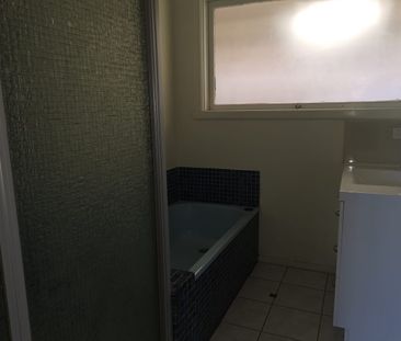 Unique House - Photo 6