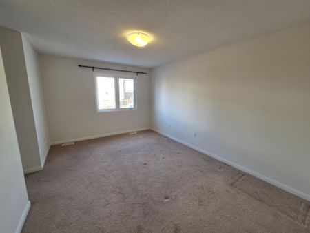 For Lease - 469 Tyrone Crescent, Milton, Ontario - Photo 5