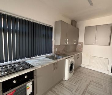 4 bedroom terraced house to rent - Photo 1