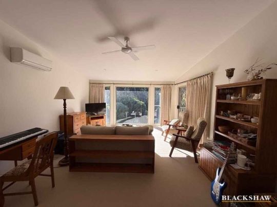 Beautiful Split-Level Three-Bedroom Home in a Peaceful Bush... - Photo 1