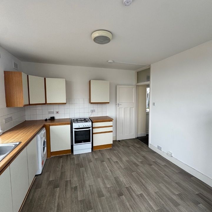 2 Bed Flat, Milton Court, N22 - Photo 1