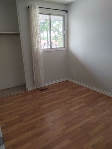 2819 7th Ave East - Photo 2