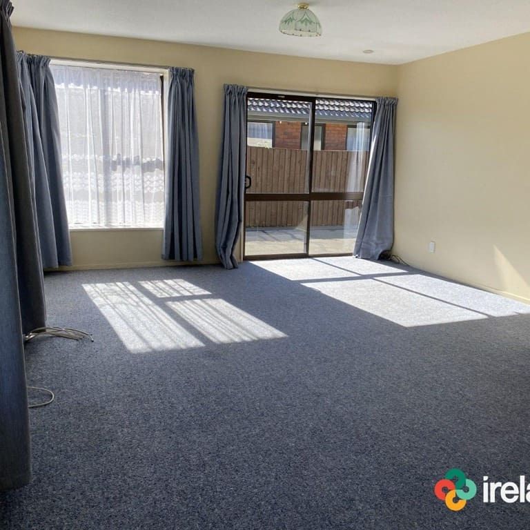 Neat & Tidy Two Bedroom Unit! - Photo 1