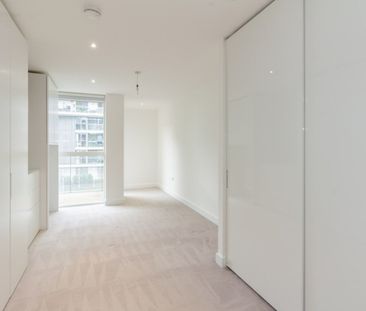 3 Bed Flat, River Gardens Walk, SE10 - Photo 5