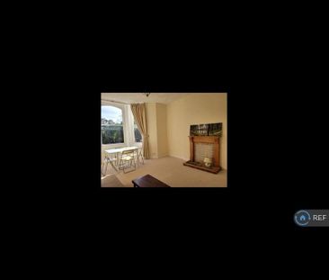 1 bedroom in a flat share to rent - Photo 5