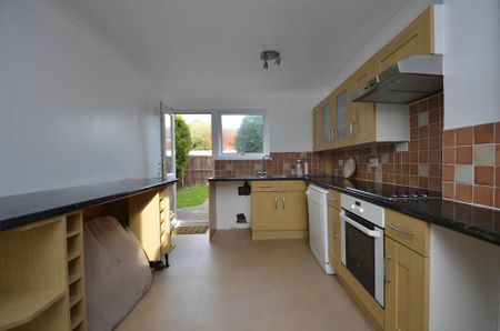 2 bedroom semi-detached house to rent - Photo 4