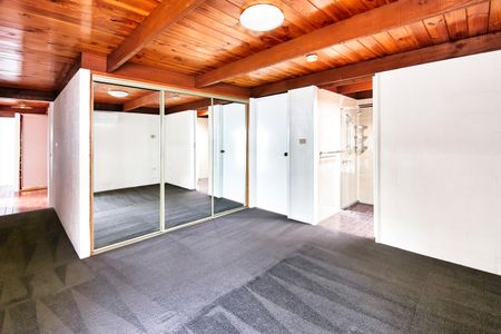 9 Wicks Court, Oakleigh South VIC 3167 - House For Rent | Domain - Photo 3