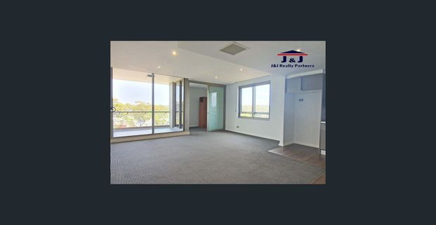 LUXURY 1 BEDROOM APT + STUDY ON 7th FLOOR FOR RENT!! - Photo 1