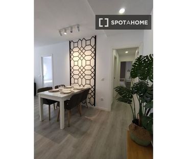 3 bedroom luxury Flat for rent in Seville, Spain - Photo 3