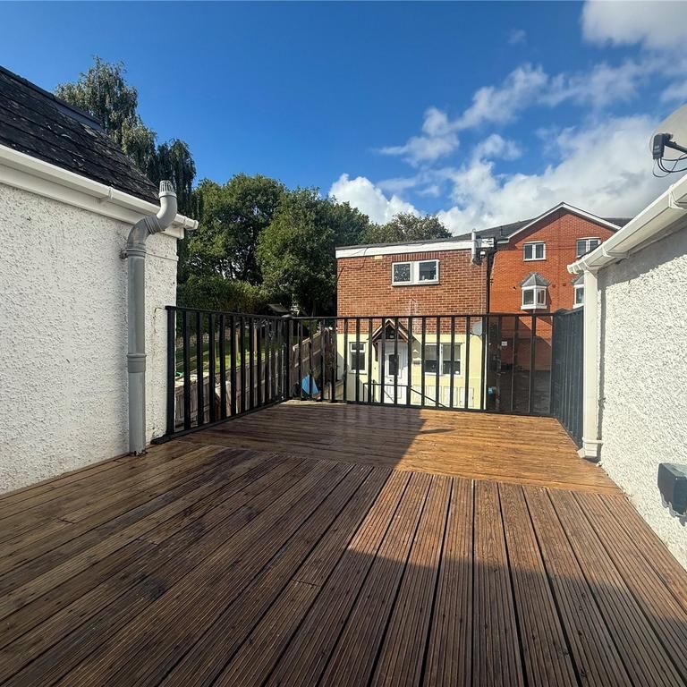 2 bedroom maisonette to rent - Photo 1