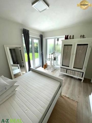 Luxusný 3-podlažný byt vo vile s krbom a výťahom a záhradou. - Photo 2