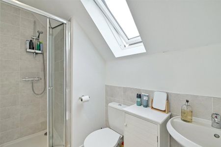 3 bedroom semi-detached house to rent - Photo 5