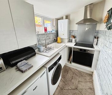 3 bedroom terraced house to rent - Photo 6