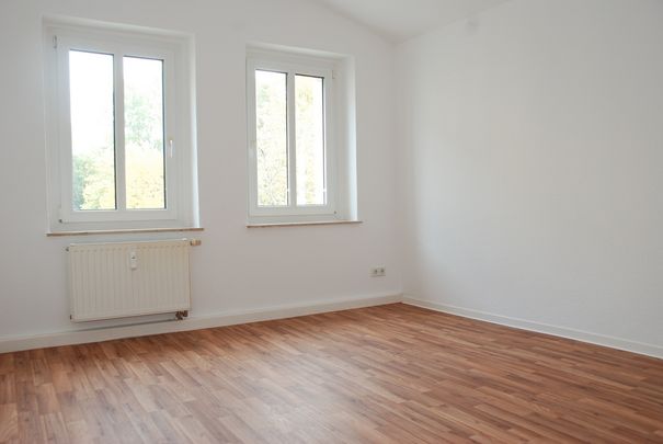 Helle 3-Raum-Wohnung mit Tageslichtbad - Foto 1