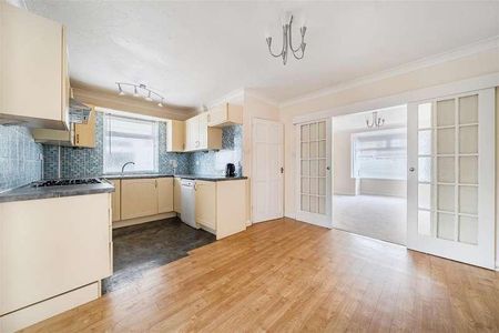 Whitworth Close, Gosport, PO12 - Photo 3