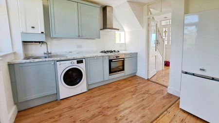 3 bedroom semi-detached house to rent - Photo 2