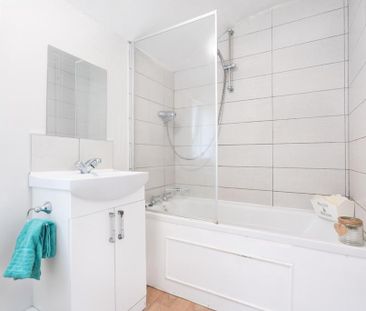 4 bedroom terraced house to rent - Photo 5