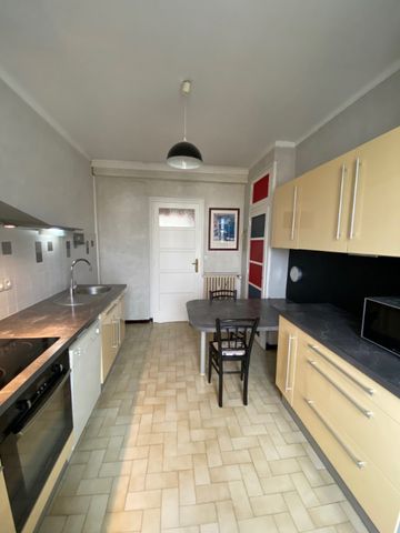 Location Appartement 3 pièces 73m² BESANCON 25000 - Photo 2