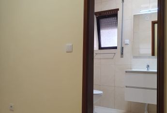 Apartamento T3 situado na zona residencial da Forca, em Aveiro.