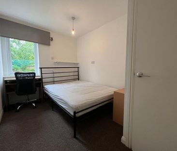 4 bedroom terraced house to rent - Photo 4