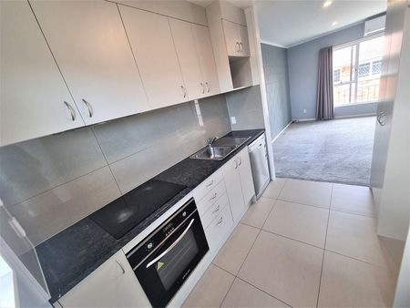 Kingsway Cutie - 2 bedroom - Photo 4