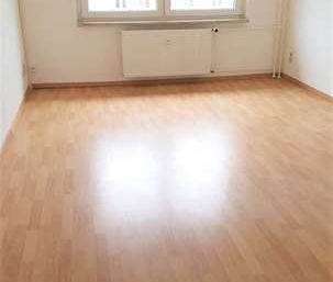 ***Großzügige 3- Raumwohnung mit PKW - Stellplatz und Kelleranteil*** - Foto 2