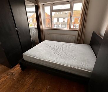 Room in a Shared House, Carlyon Road, HA0 - Photo 1