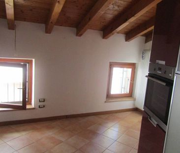Mansarda via Sengio, Centro, Sant'Ambrogio di Valpolicella - Foto 4