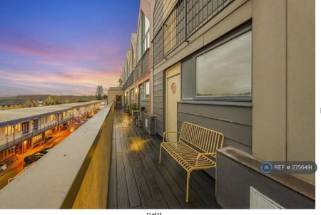 2 bedroom flat to rent - Photo 5