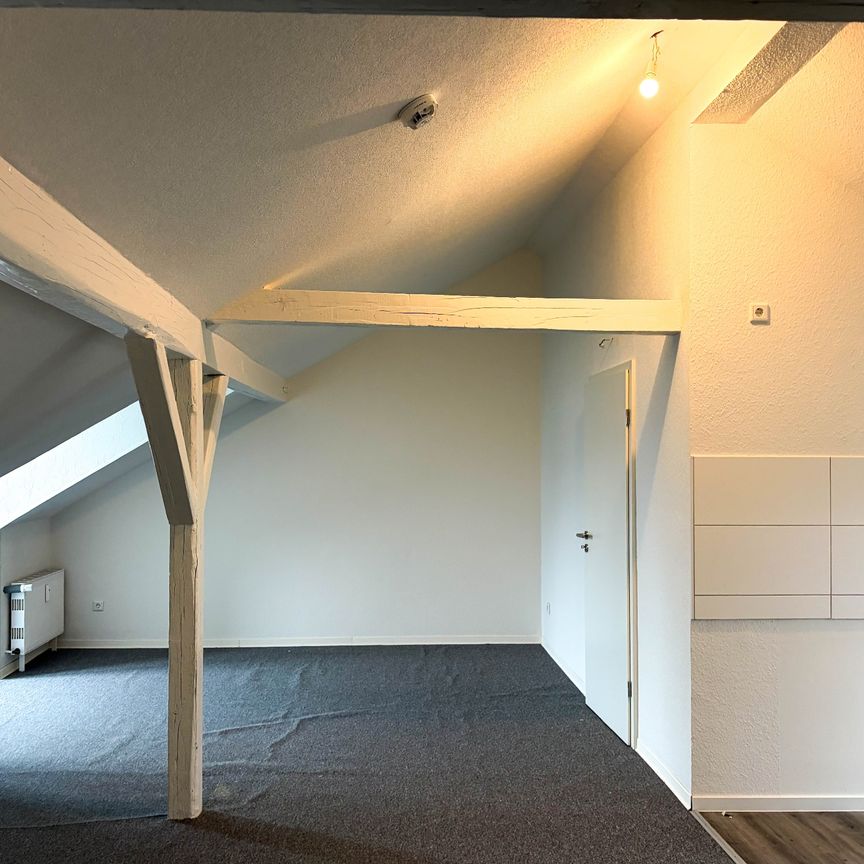 Außergewöhnlich Wohnen unterm Dach: Mietwohnung mit vier Zimmern in zentraler Lage von Gevelsberg - Photo 1